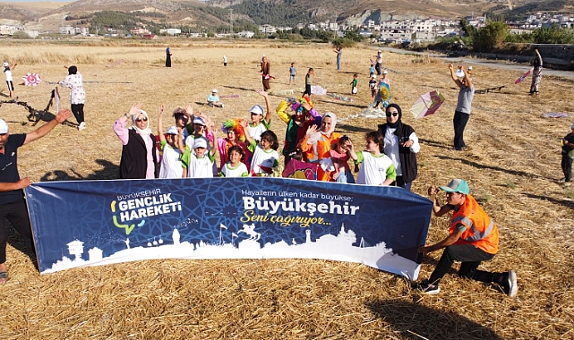 Uçurtma şenliğinde gönüllerince eğlendiler