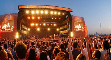 Fanta Fest Samsun'da Büyük Heyecan Ünlü Sanatçılar Sahne Alacak!