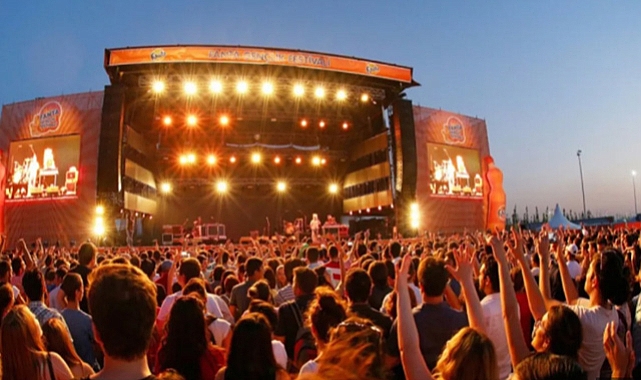 Fanta Fest Samsun'da Büyük Heyecan Ünlü Sanatçılar Sahne Alacak!