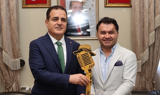 YILIN ALKIŞI HAK EDEN VALİSİ