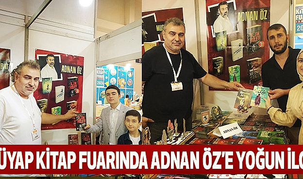 TÜYAP Kitap Fuarında Adnan Öz'e Yoğun İlgi