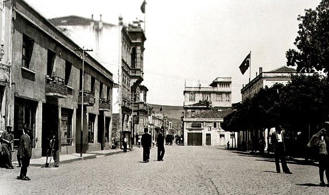 Asırlık fotoğraflar bulundu, tarihi dokuya uygun hazırlandı