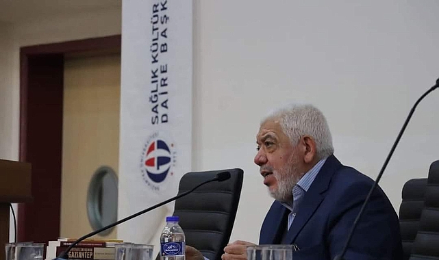 Araştırmacı-Yazar Burhan Bozgeyik, GAÜN öğrencileriyle bir araya geldi.