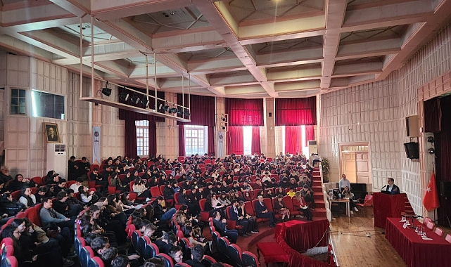 Dilimizin Zenginlikleri konferansında konuşan Prof.Bozkaplan “TÜRKÇE DÜNYANIN YAŞAYAN EN ESKİ DİLİDİR”