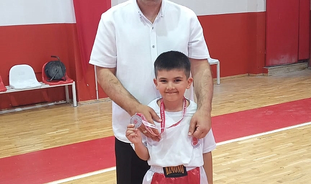 Karabağlar Halk Eğitimi Merkezi Kıck Boks Sporcuları Madalyaları Toplanmaya Devam Ediyor