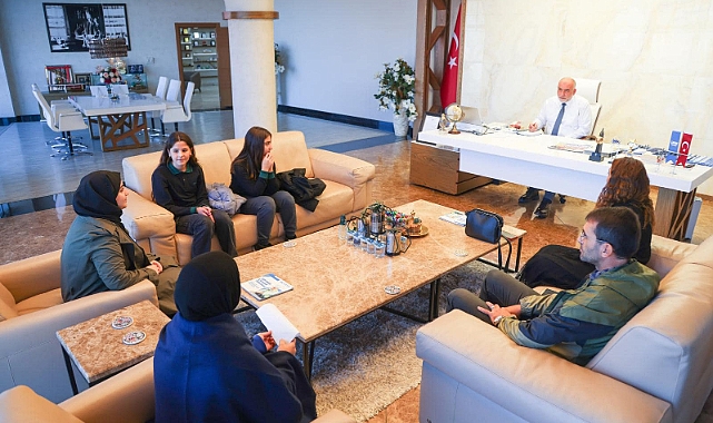 Başkan Sandıkçı Öğrencilerin Sorularını Cevapladı