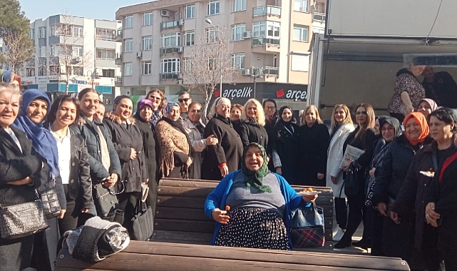 AK Parti Buca İlçe Başkanlığı Kadın Kolları, Beraat Kandili'ni 800 kişilik lokma hayrı ikramıyla kutladı.