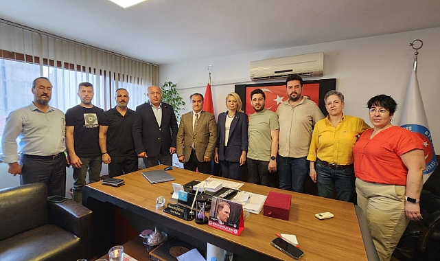 Birlik Sağlık Sen İzmir'de Güçlü İş Birliği Vurgusu: Türk-İş Ege Bölge Başkanı Çakmak'tan Anlamlı Ziyaret