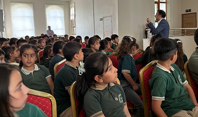 Niğde Dumlupınar İlkokulu’nda TÜBİTAK Bilim Söyleşisi: "Plastiğin Görünmeyen Yüzü"