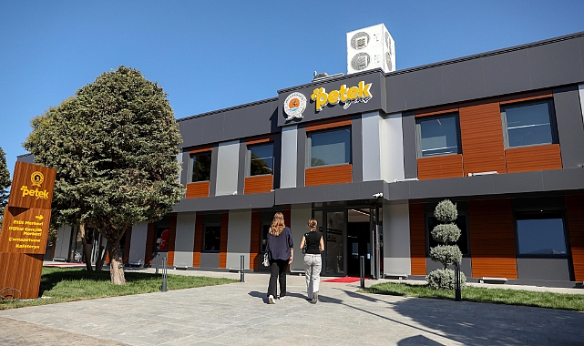 Petek Genç Açıldı