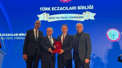 Türk Eczacıları Birliği Eczacılık Akademisi 2025 yılı bilim, hizmet ve teşvik ödülleri sahiplerini buldu.*
