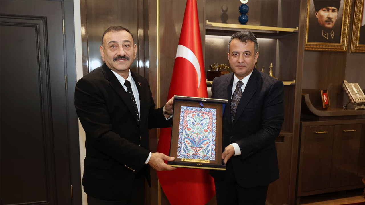 Başkan Doğan’dan Metin Sinecek’e İstiklal Madalyası Tablosu