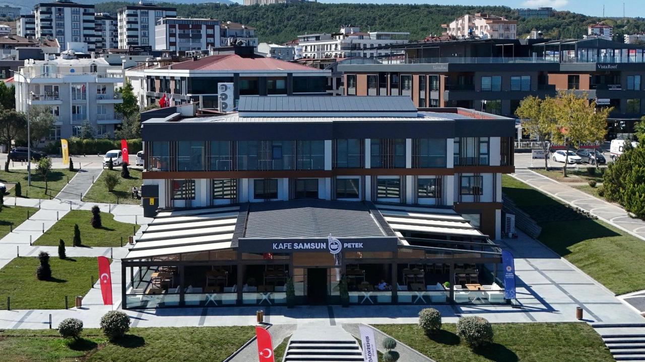 Petek Genç Yoğun İlgi Görüyor