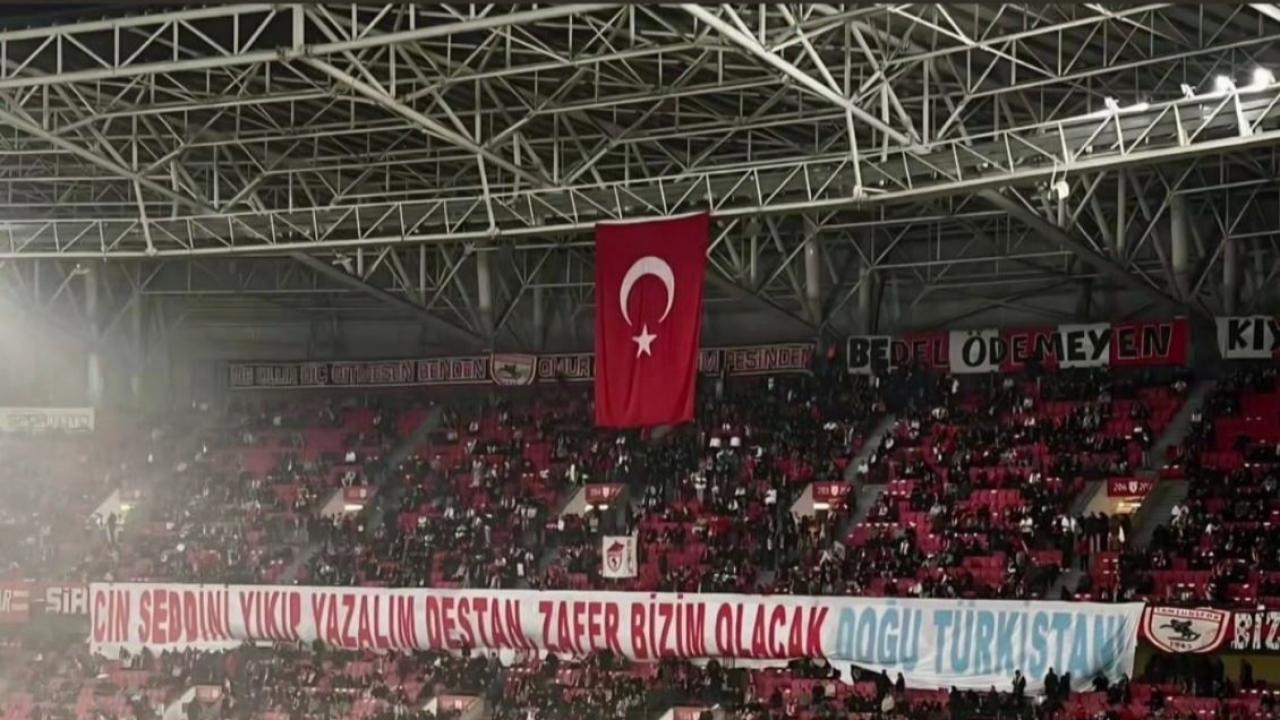 İlkay Erkan: Tribünlerinden Doğu Türkistan’a Dünyaya Mesaj