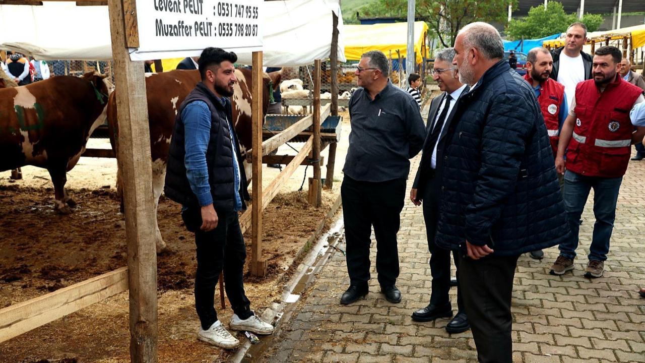 Canik Belediyesi Kurban Pazarı’na Büyük Rağbet