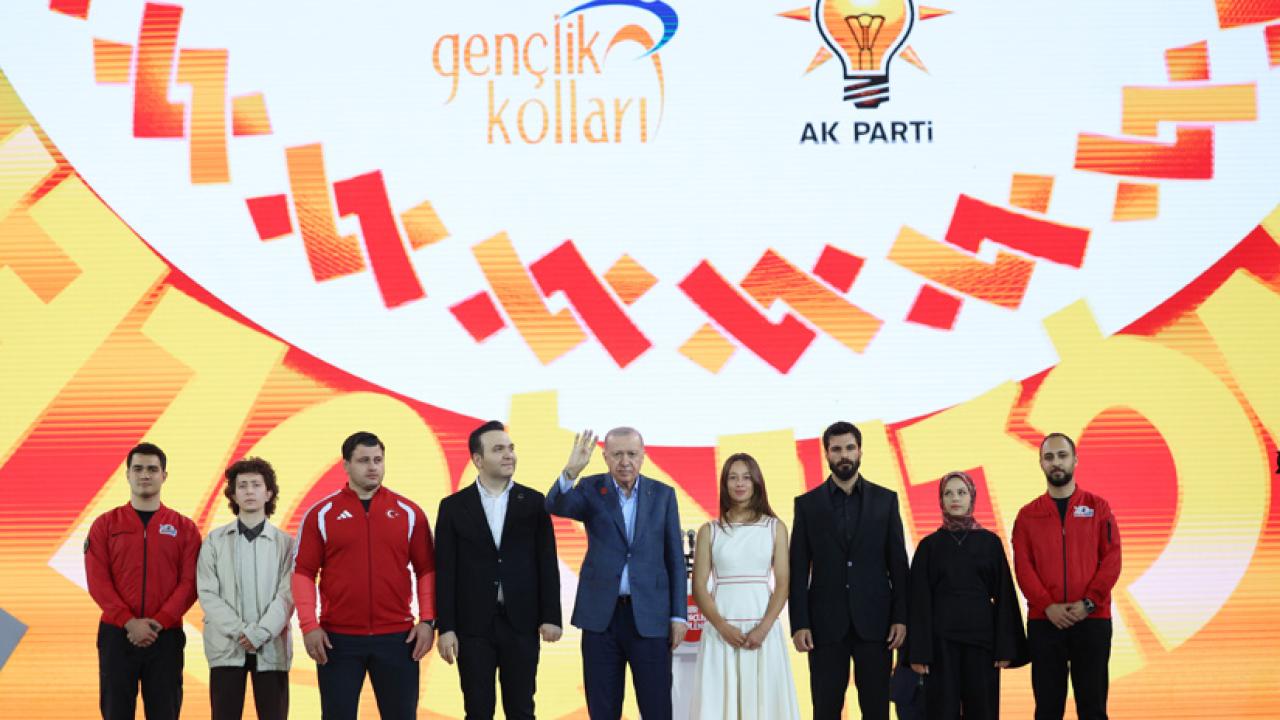 Gençliği Karanlık Emellere Aparat Yapmak İsteyenlere Geçit Yok