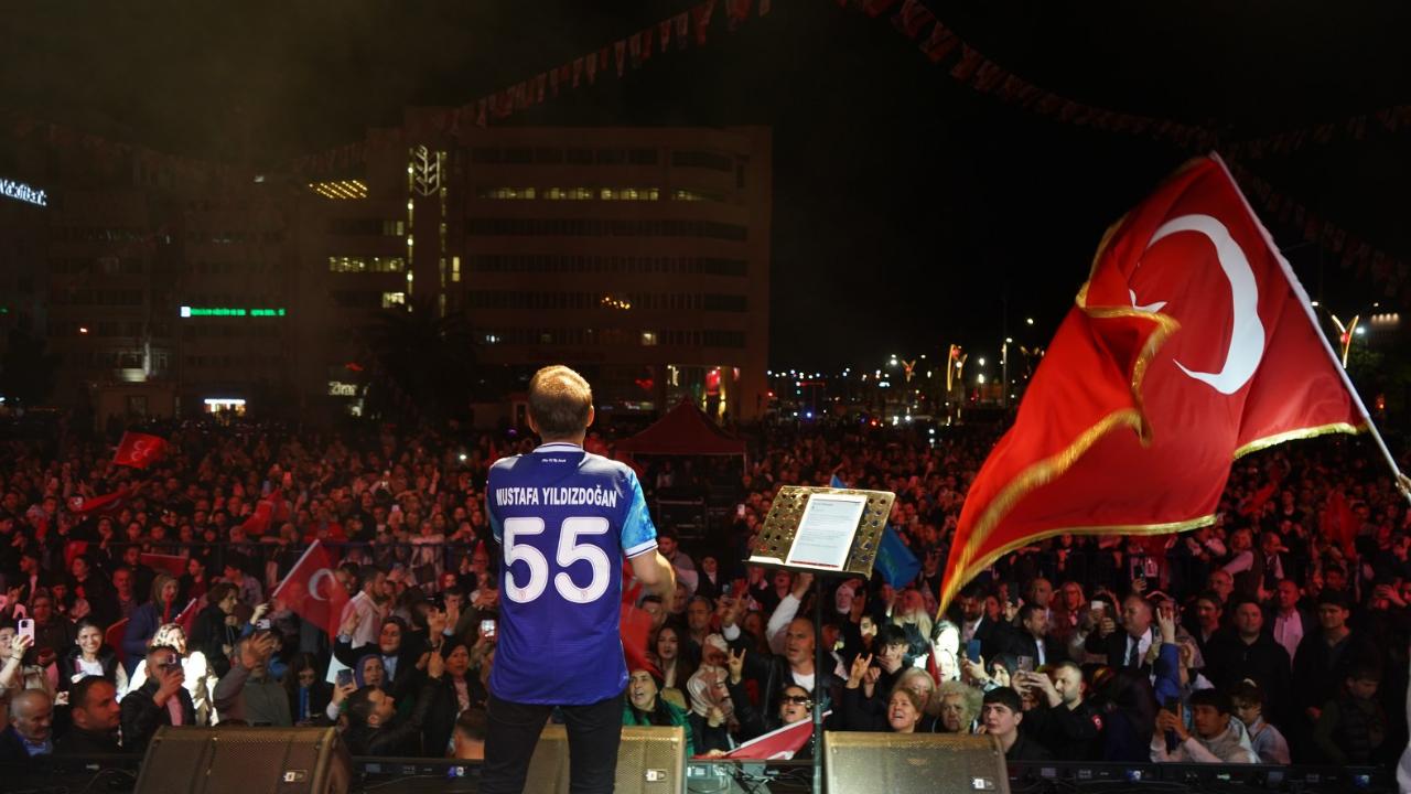MHP'den Samsun’da Yağmura Rağmen Tarihi Gece