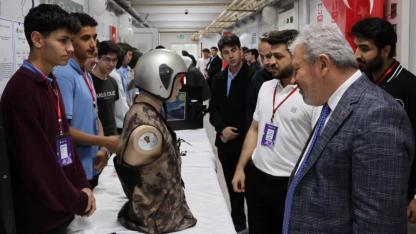 Sabiha Gökçen Mesleki ve Teknik Anadolu Lisesi TÜBİTAK 4006 Bilim Fuarı ve Proje Şenliği Gerçekleştirildi