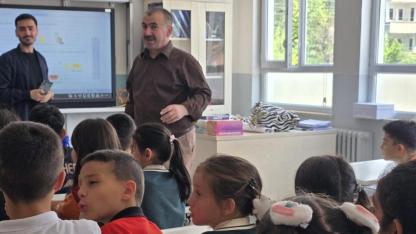 Akdağmadeni’nde çocuklarla “Mini Bilim Söyleşileri” gerçekleştirildi.