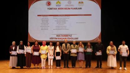 Proje Koordinatörü ve Mentör Öğretmenlere Başarı Belgeleri Takdim Edildi